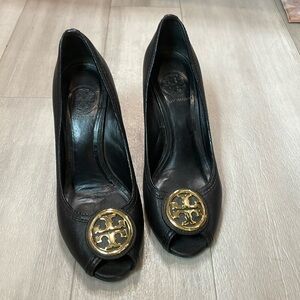 Tory Burch leather pumps